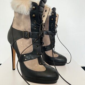 Oscar De La Renta Booties